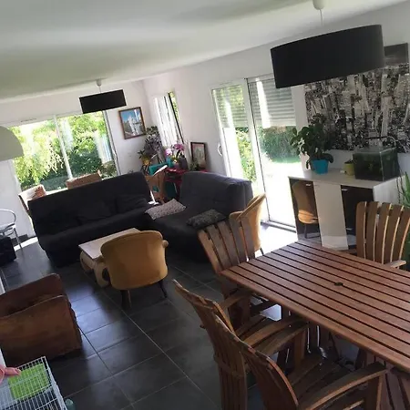 Maison Confortable Et Lumineuse, A 10mn Holiday home *